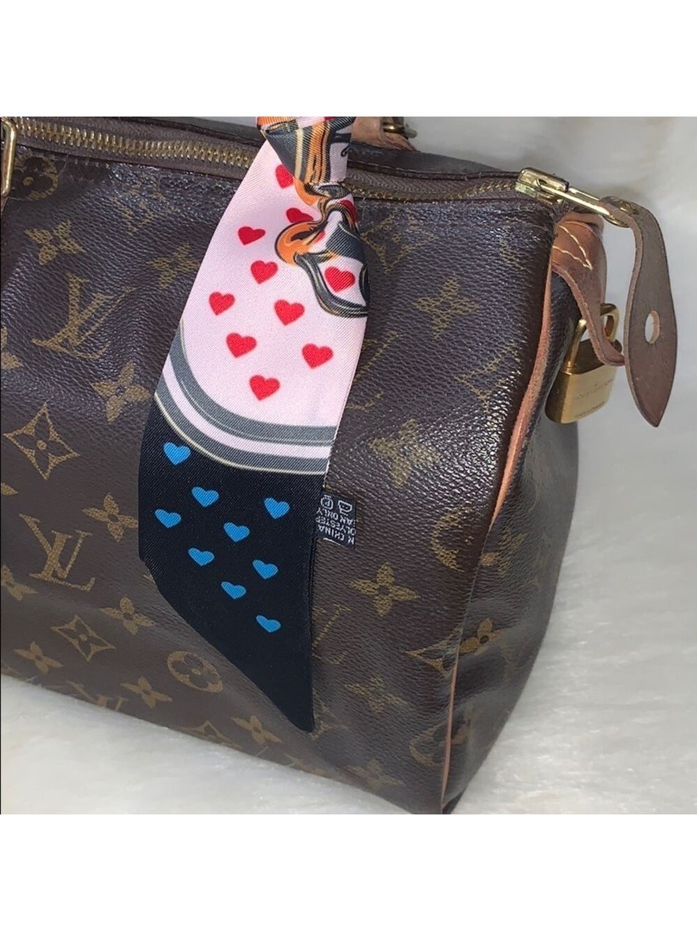 BLACK PINK HEART SKINNY SCARF BAG HANDLE WRAP BANDEAU HAIR TIE LOVE PRINT - Picture 4 of 7